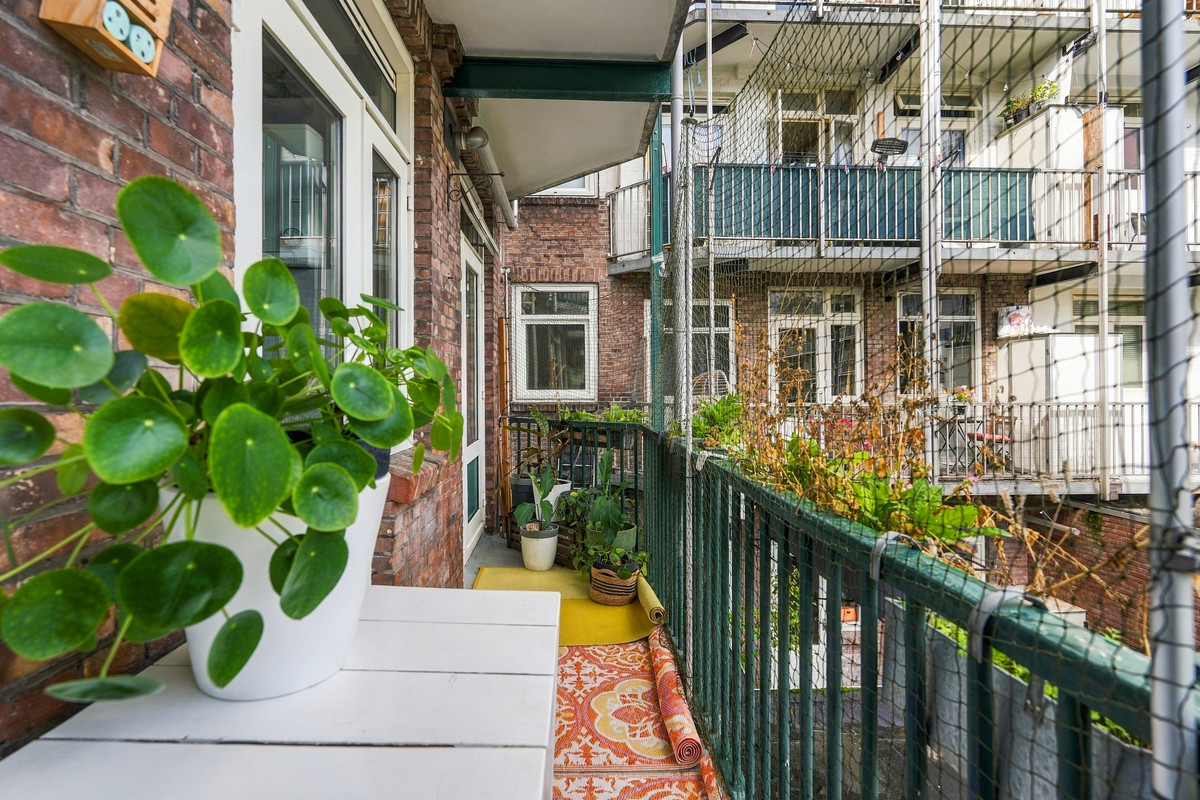 Studio te koop: Molukkenstraat 37-1, Amsterdam