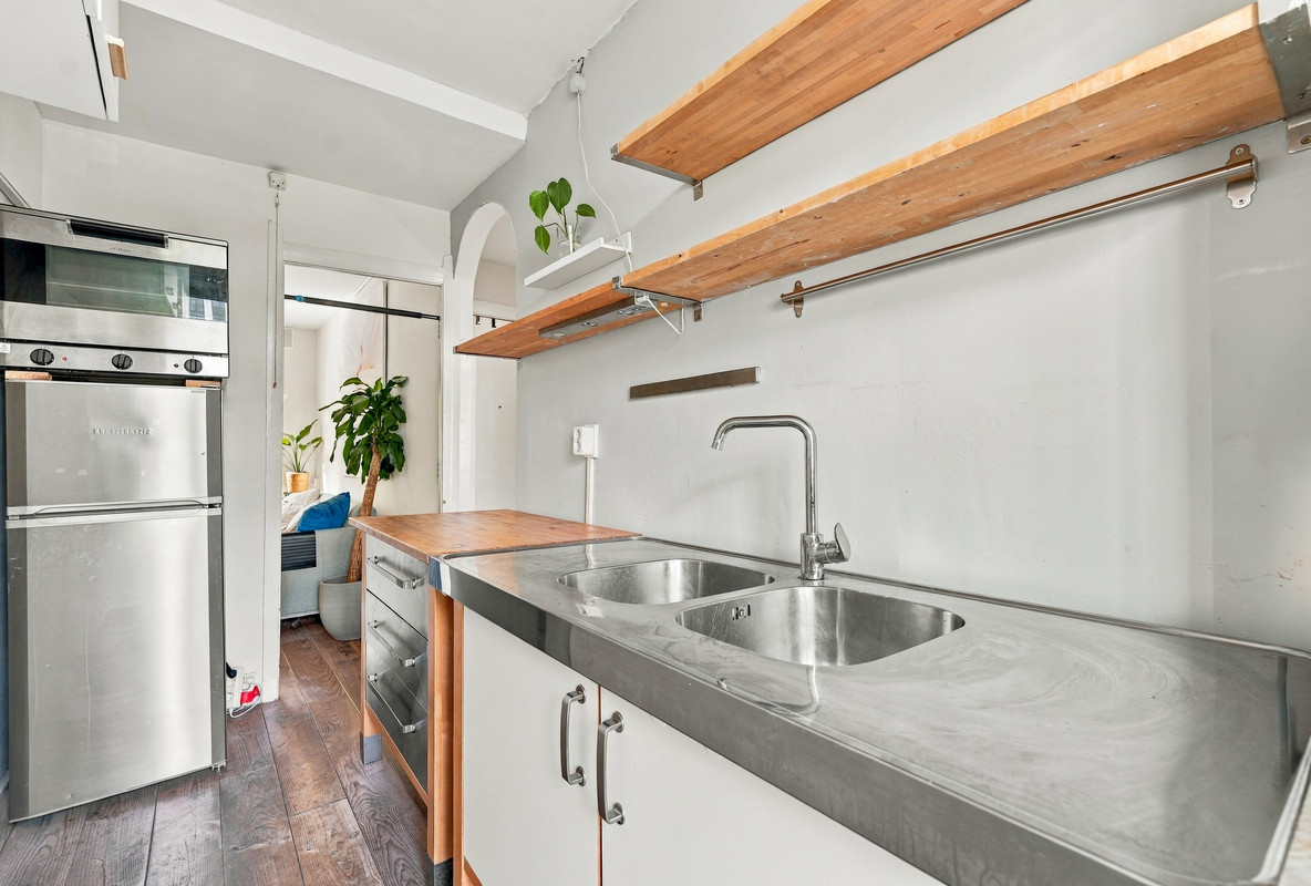 Studio te koop: Molukkenstraat 37-1, Amsterdam