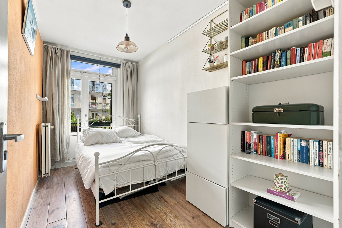 Studio te koop: Molukkenstraat 37-1, Amsterdam