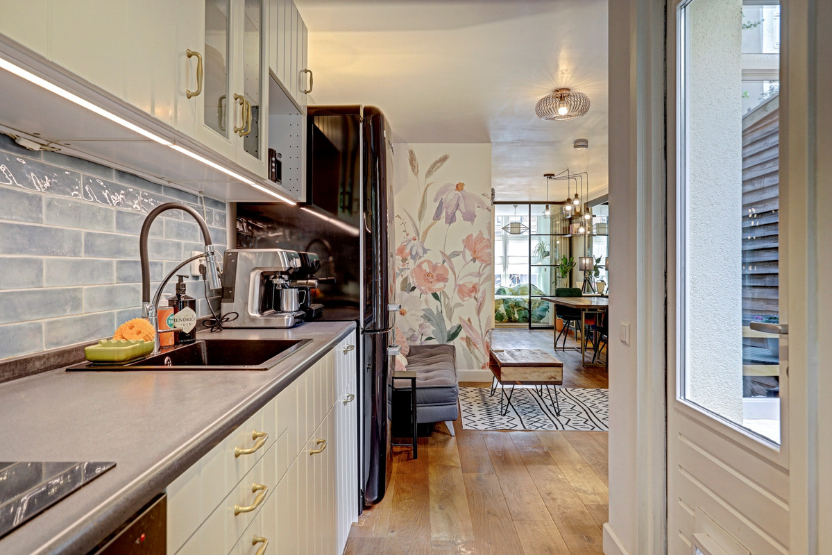Studio te koop: Van Boetzelaerstraat 30H, Amsterdam