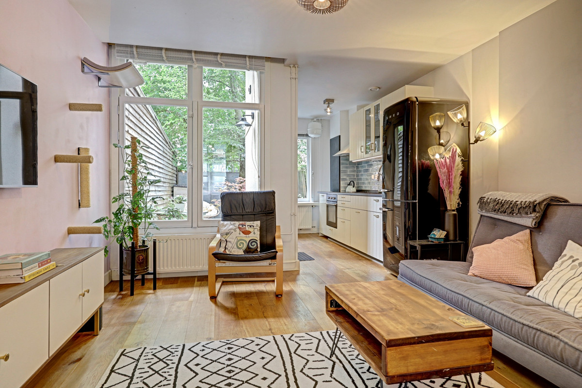 Studio te koop: Van Boetzelaerstraat 30H, Amsterdam