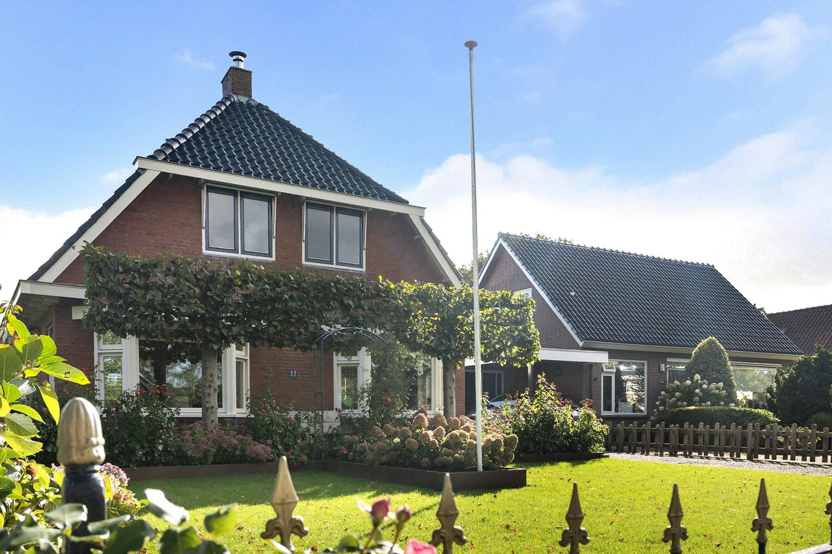 Vrijstaande woning te koop: Skoalikkers 27, Augustinusga