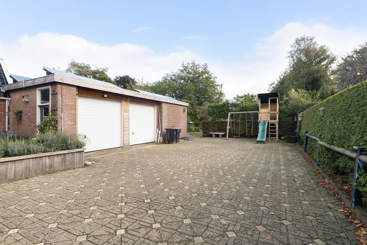 Vrijstaande woning te koop: Skoalikkers 27, Augustinusga