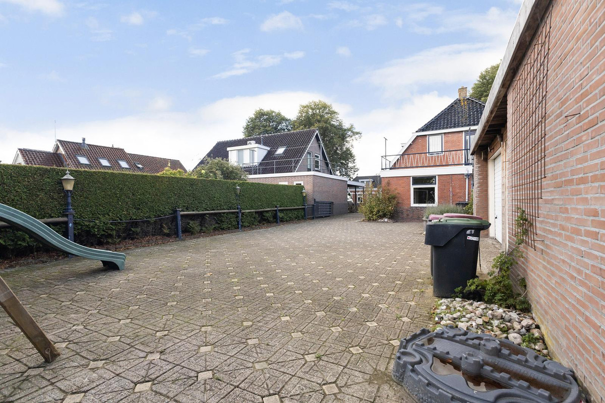 Vrijstaande woning te koop: Skoalikkers 27, Augustinusga