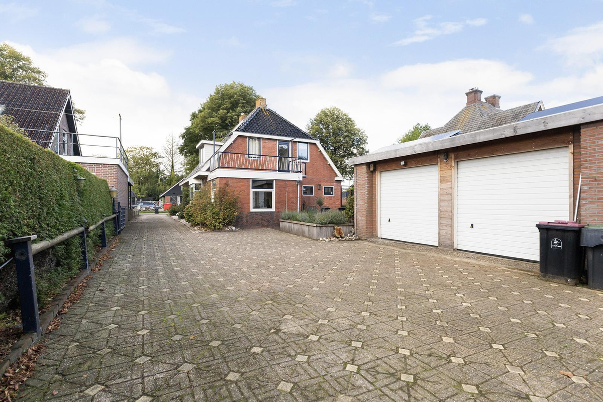 Vrijstaande woning te koop: Skoalikkers 27, Augustinusga