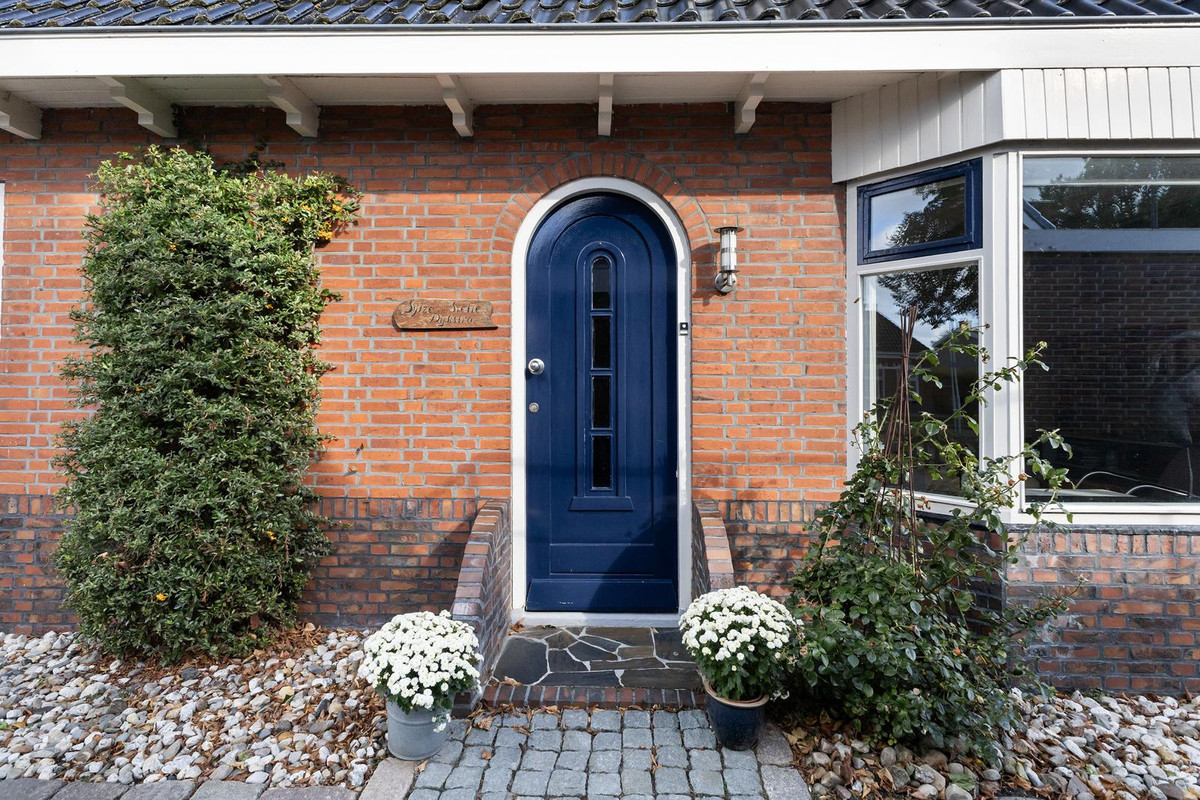 Vrijstaande woning te koop: Skoalikkers 27, Augustinusga
