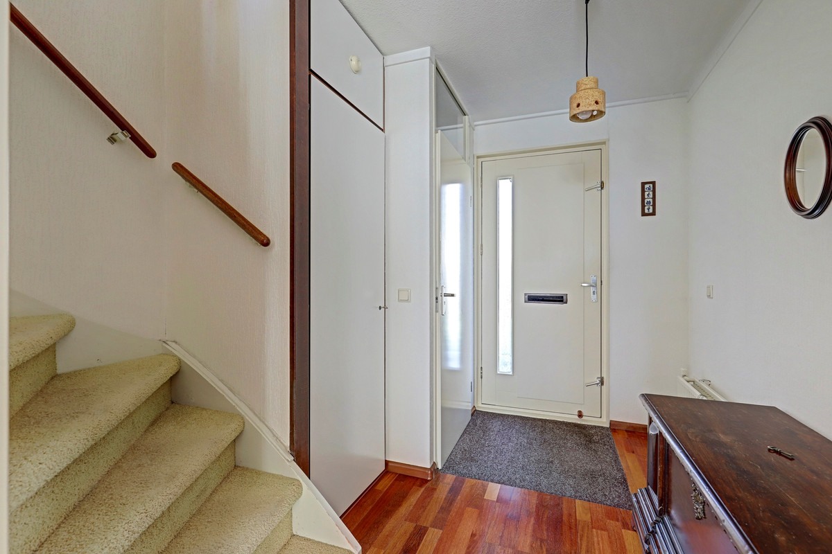 Tussenwoning te koop: Latonalaan 45, Apeldoorn