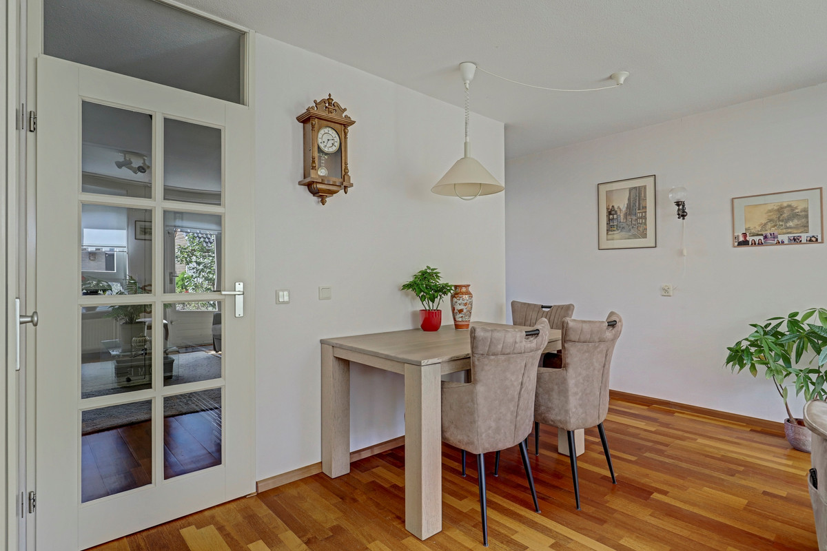 Tussenwoning te koop: Latonalaan 45, Apeldoorn