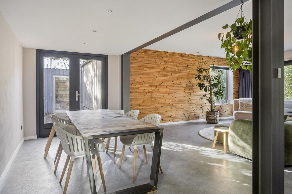 Vrijstaande woning te koop: Veldhaarweg 100, Enschede