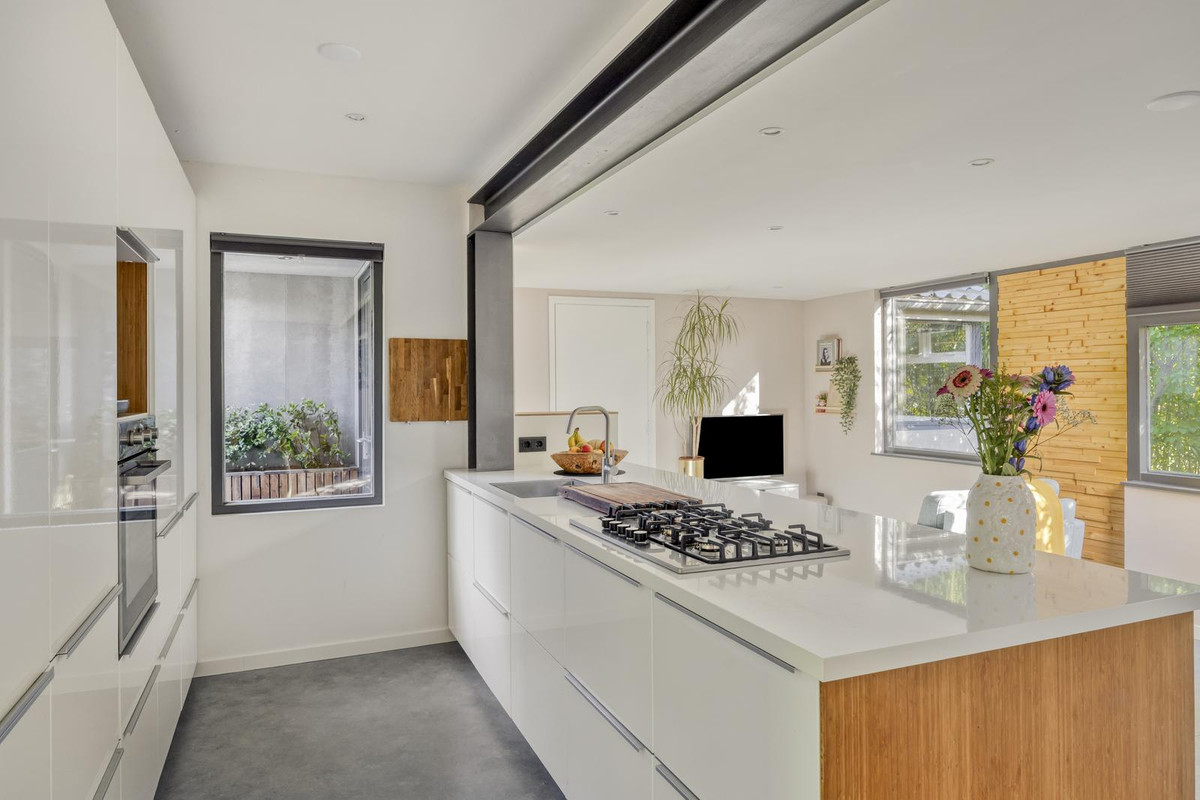 Vrijstaande woning te koop: Veldhaarweg 100, Enschede