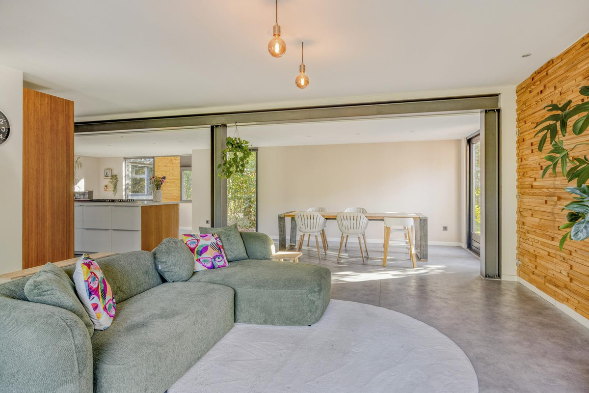 Vrijstaande woning te koop: Veldhaarweg 100, Enschede