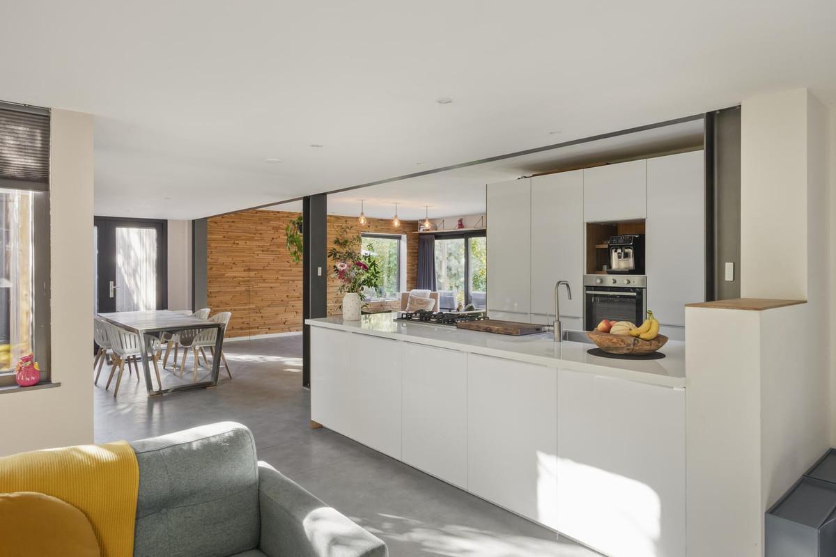 Vrijstaande woning te koop: Veldhaarweg 100, Enschede