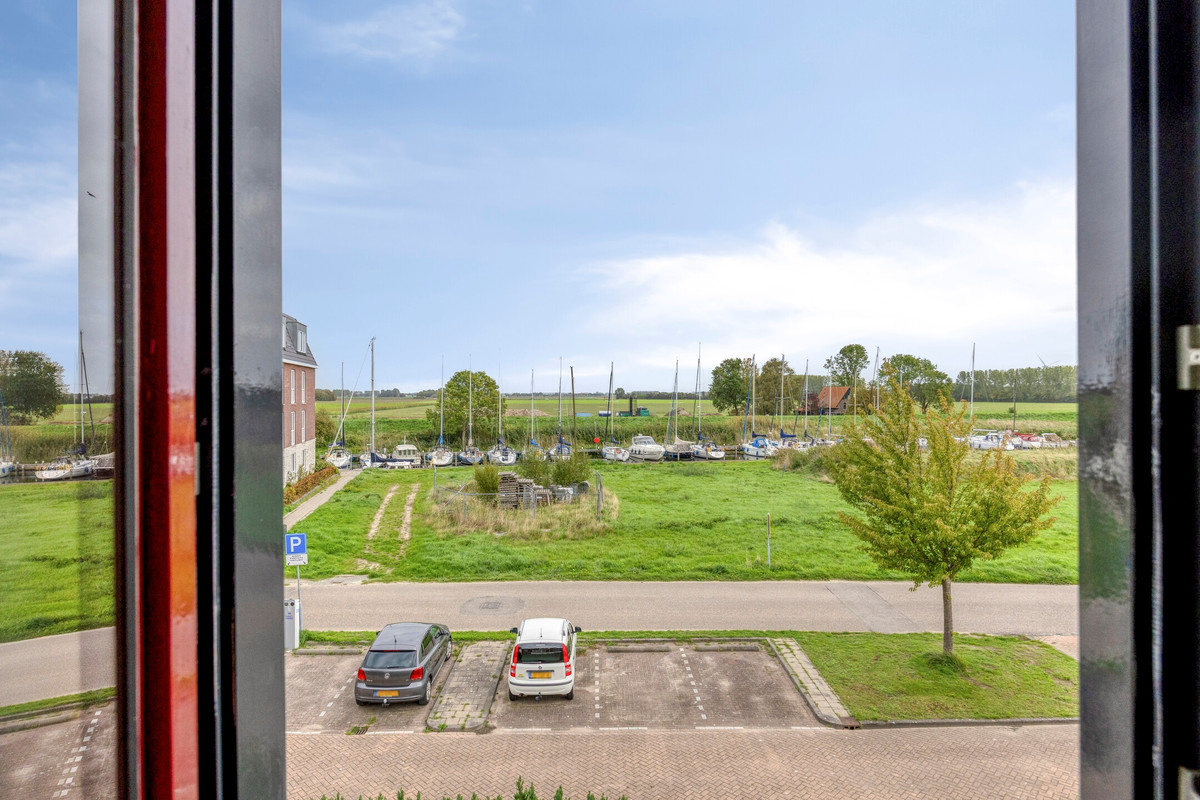 Twee-onder-één-kap te koop: Handelsterrein 32, Oude-Tonge