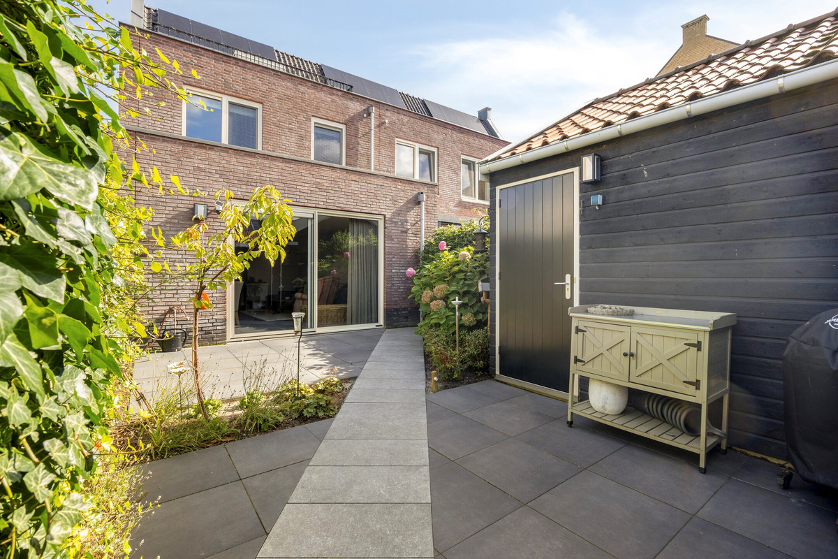 Hoekwoning te koop: Bergweg 55, Middelharnis