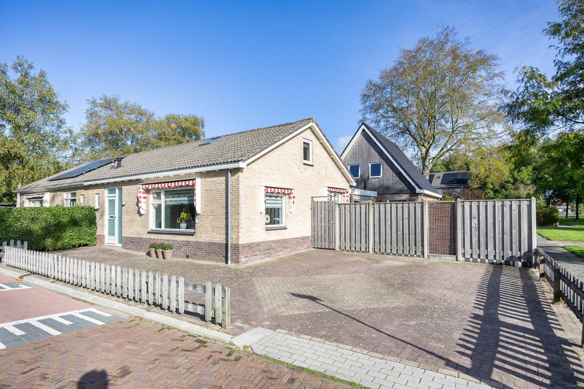 Twee-onder-één-kap te koop: Van Burumstraat 2, Sint Nicolaasga