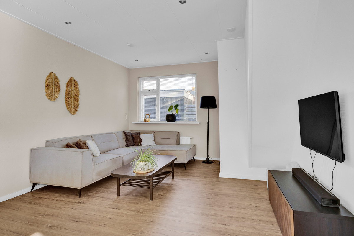 Twee-onder-één-kap te koop: Van Burumstraat 2, Sint Nicolaasga