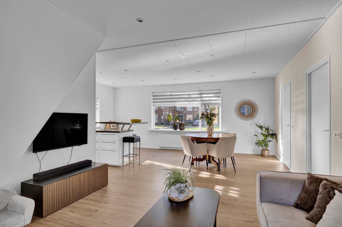 Twee-onder-één-kap te koop: Van Burumstraat 2, Sint Nicolaasga
