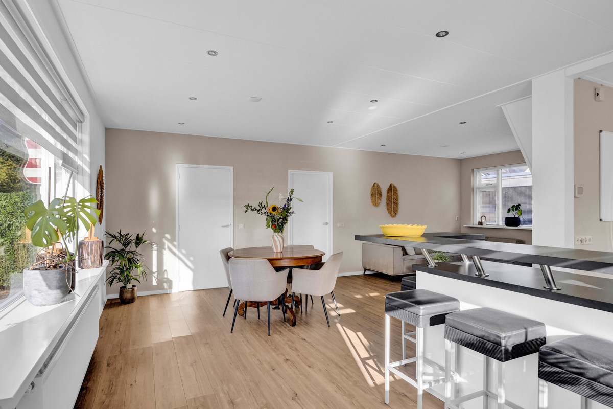 Twee-onder-één-kap te koop: Van Burumstraat 2, Sint Nicolaasga