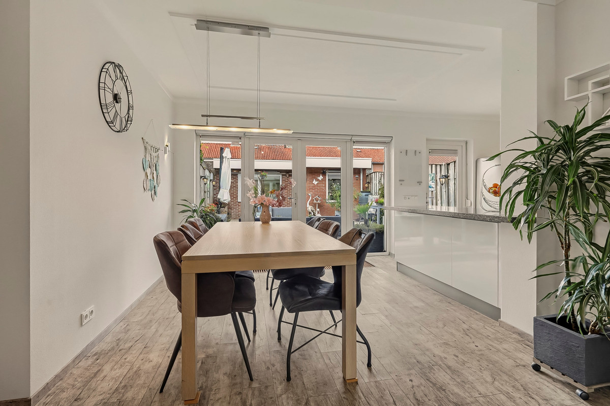 Tussenwoning te koop: Mgr. Zwijsenstraat 19, Valkenswaard
