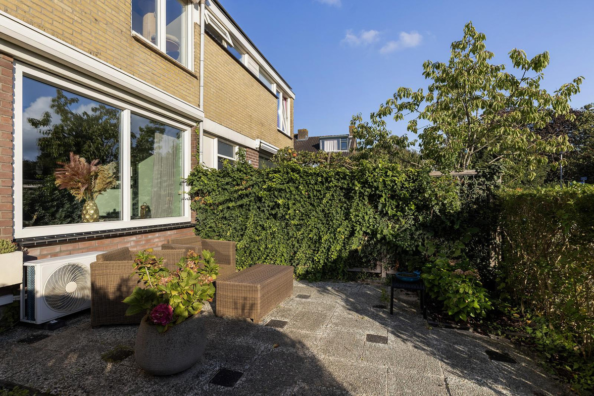 Tussenwoning te koop: Warande 9, Heerjansdam