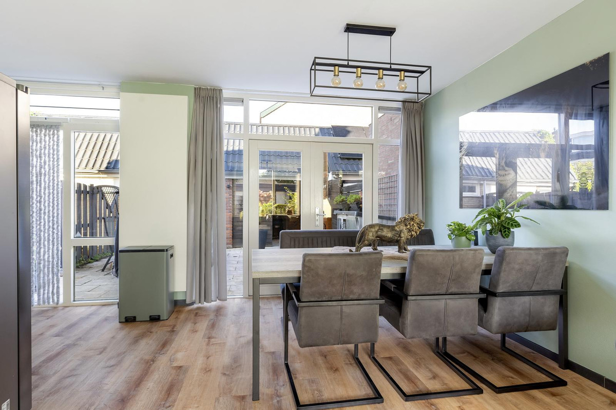 Tussenwoning te koop: Warande 9, Heerjansdam