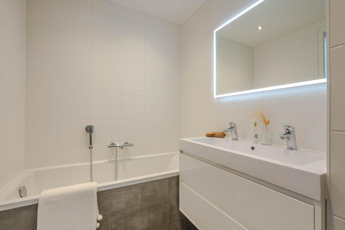 Appartement te koop: Scheepmakerskade 132, Rotterdam