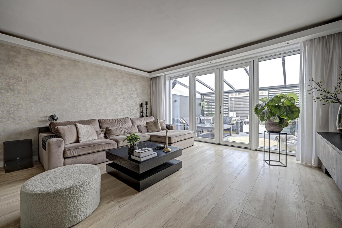 Tussenwoning te koop: D. Schellincxstraat 9, Spijkenisse