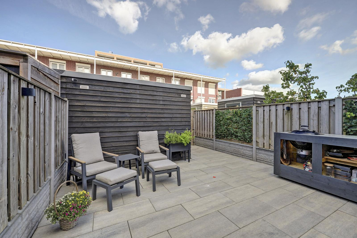 Tussenwoning te koop: D. Schellincxstraat 9, Spijkenisse