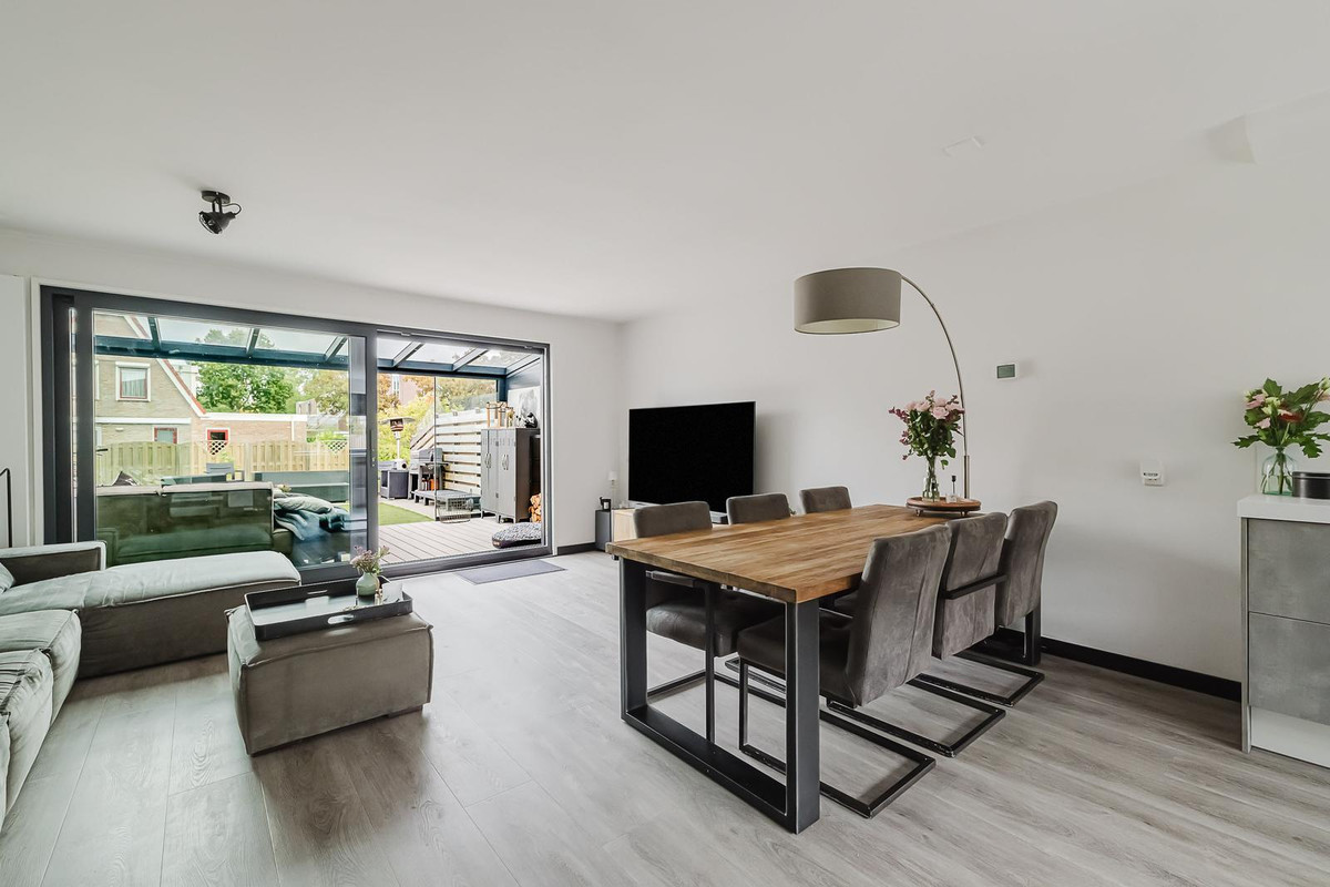 Tussenwoning te koop: Clingenburg 51, Hoofddorp