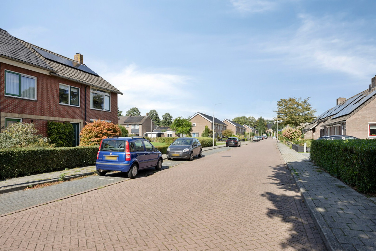 Hoekwoning te koop: Lijsterstraat 37, Dedemsvaart