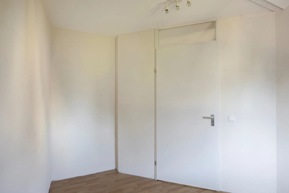 Twee-onder-één-kap te huur: Rijsbes 97, 'S-Gravenhage