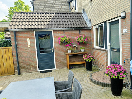 van der Duyn v Maasdamwg 212
