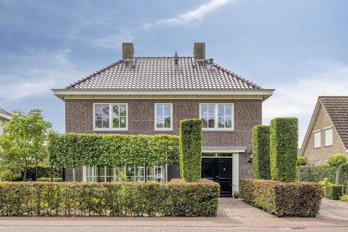 Twee-onder-één-kap te koop: Gemeynte 4A, Hoogerheide