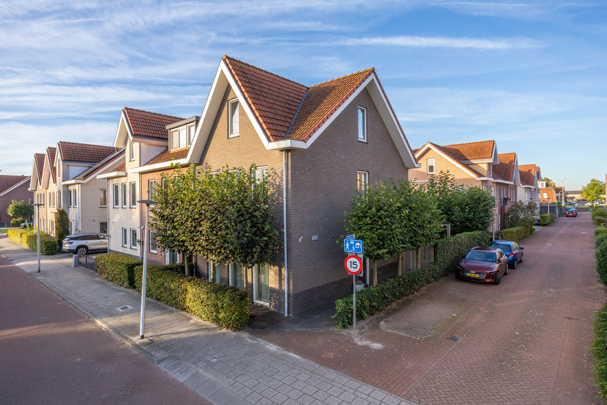 Hoekwoning te koop: Rietsingel 7, Pijnacker