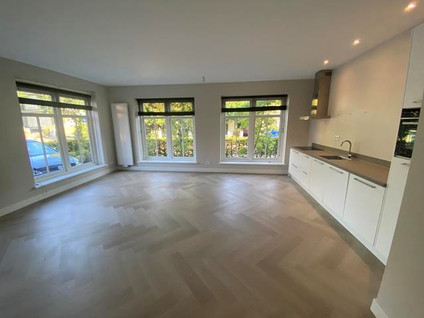 Raadhuisstraat 8
