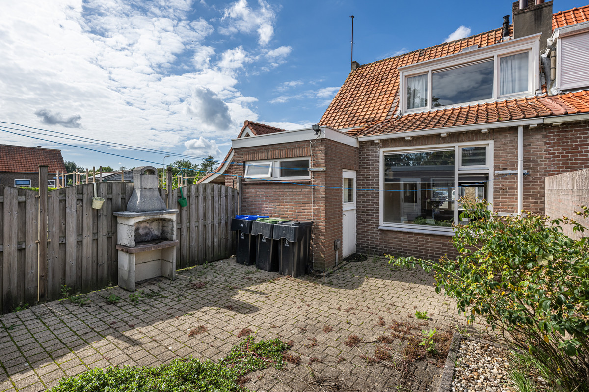 Hoekwoning te koop: Eerste Dijkdwarsstraat 12, Sommelsdijk