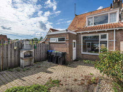 Eerste Dijkdwarsstraat 12