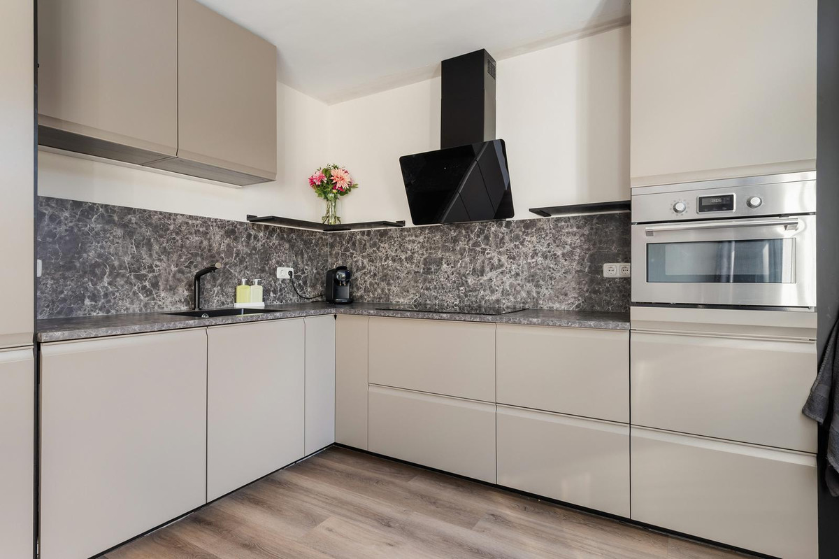 Hoekwoning te koop: Soendastraat 1, Hengelo