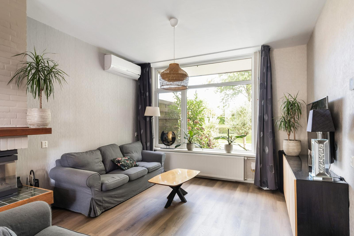 Hoekwoning te koop: Soendastraat 1, Hengelo