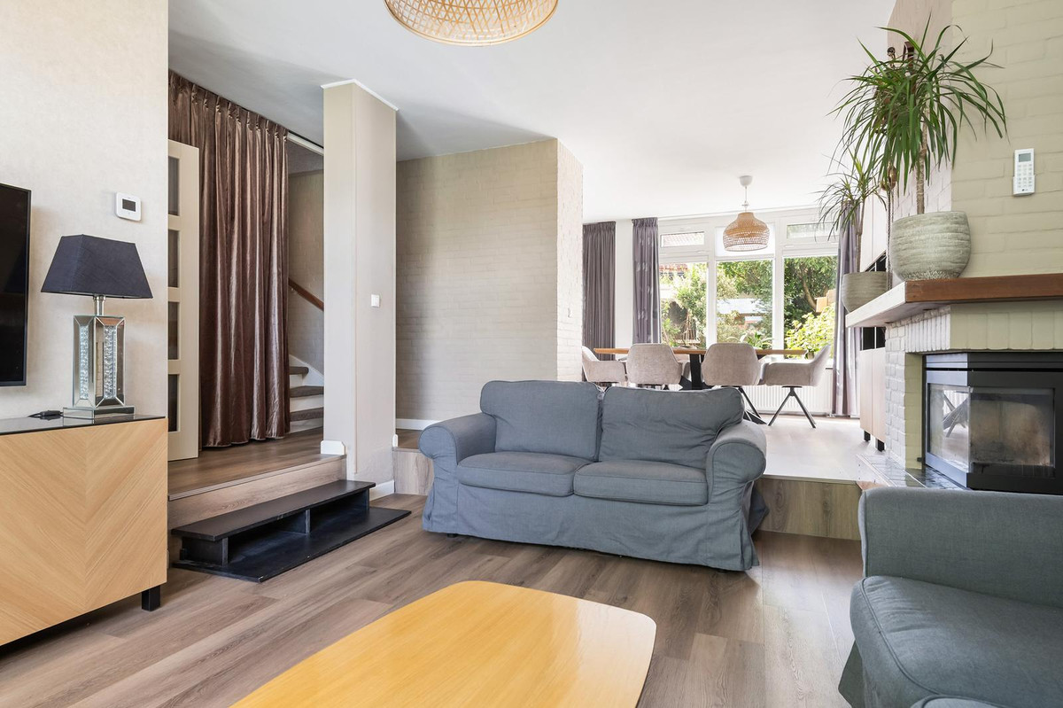 Hoekwoning te koop: Soendastraat 1, Hengelo