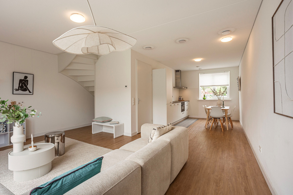 Tussenwoning te koop: M.C. Escherstraat 40, Hengelo