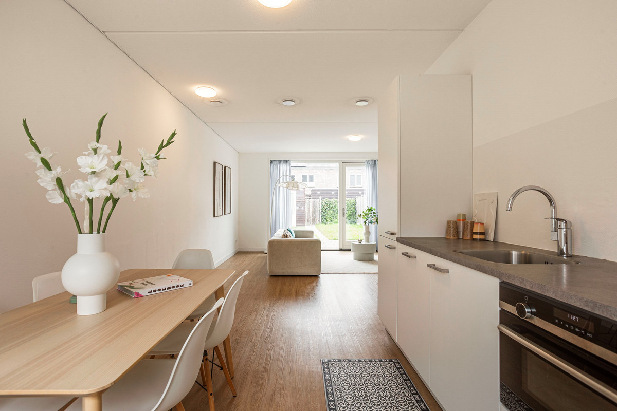 Tussenwoning te koop: M.C. Escherstraat 40, Hengelo