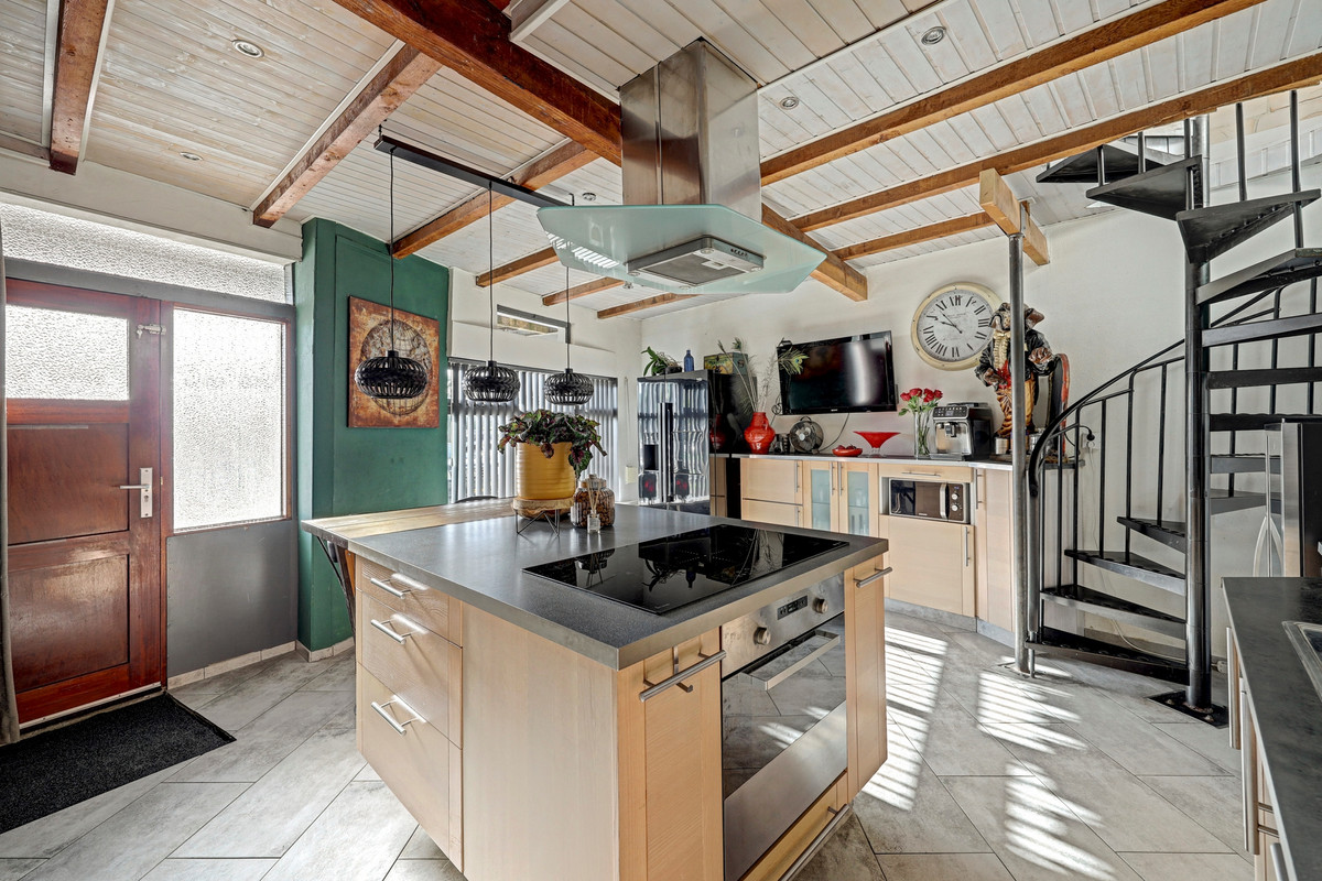 Hoekwoning te koop: Slikdijk 16, Ooltgensplaat