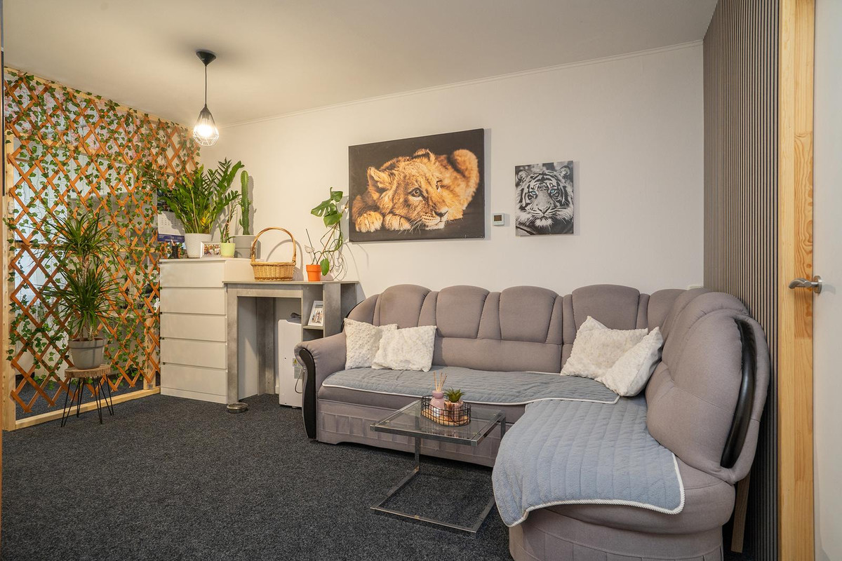Tussenwoning te koop: Auskamplanden 221, Enschede
