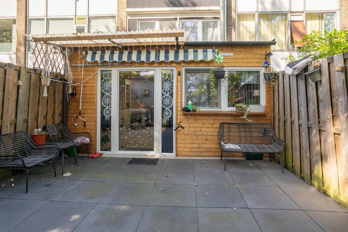 Tussenwoning te koop: Auskamplanden 221, Enschede