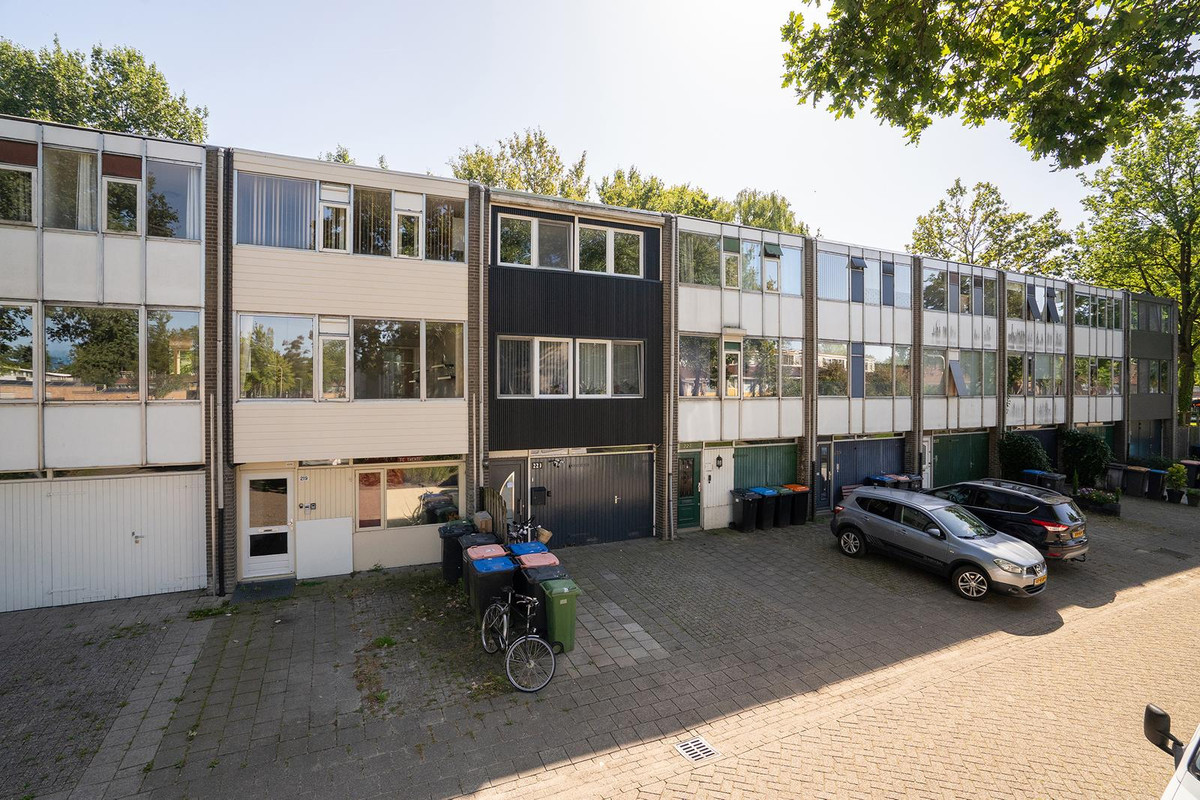 Tussenwoning te koop: Auskamplanden 221, Enschede