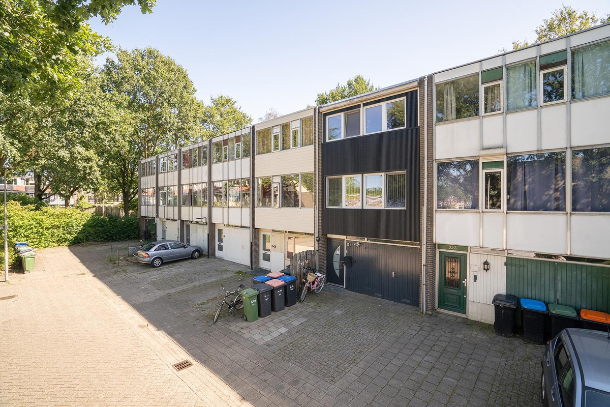Tussenwoning te koop: Auskamplanden 221, Enschede
