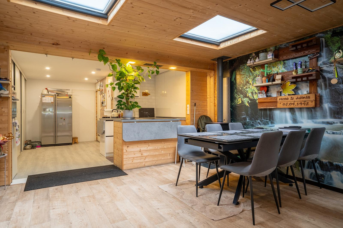 Tussenwoning te koop: Auskamplanden 221, Enschede