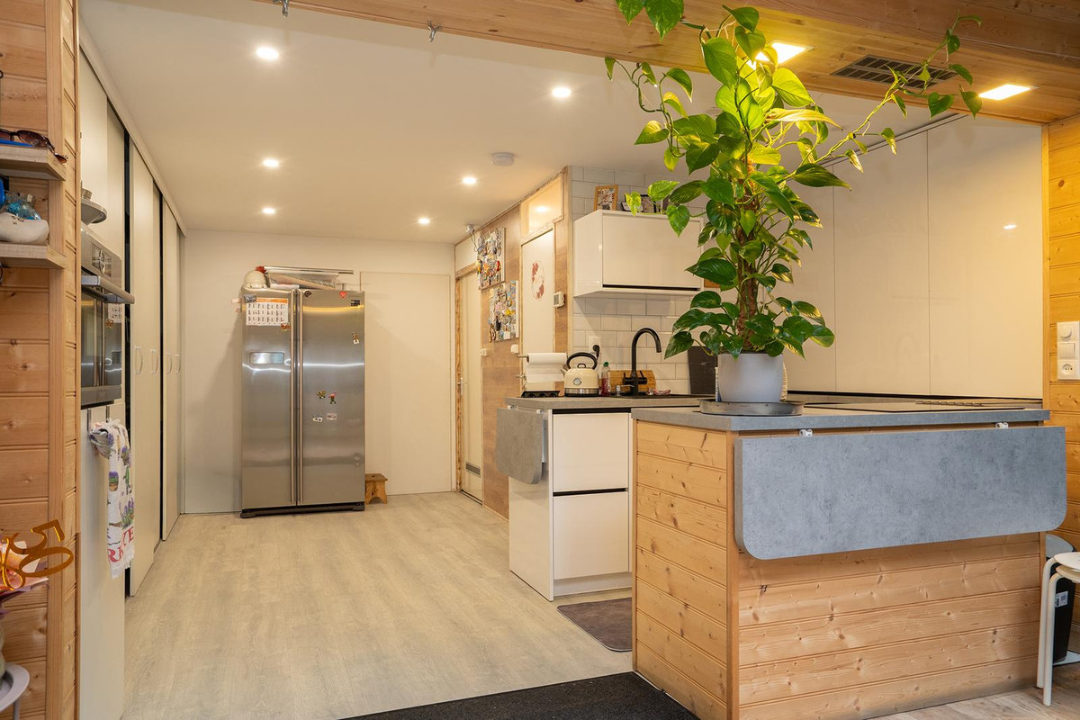 Tussenwoning te koop: Auskamplanden 221, Enschede