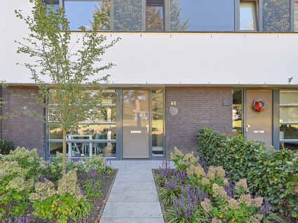 Newtonplein 48